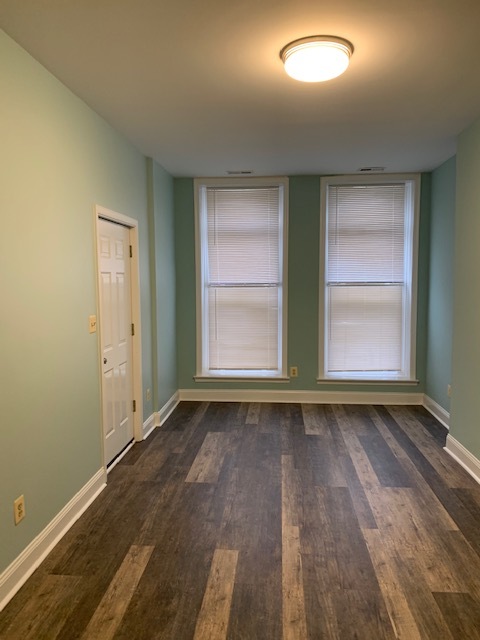living room - 2921 St Paul St
