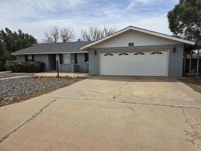 Foto del edificio - 608 E 17th Ln