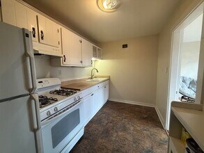 Building Photo - 442 Merrimack St