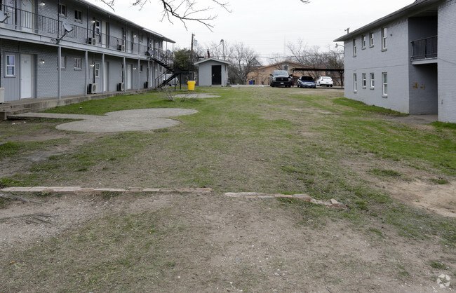 Building Photo - Jamestown Apartments