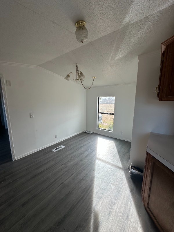 Building Photo - 6021 Quanah Hill Rd