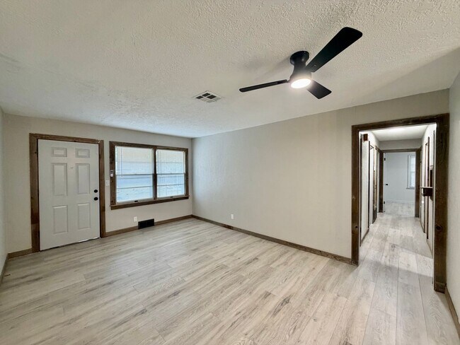 Foto del edificio - 1218 NW Logan Ave