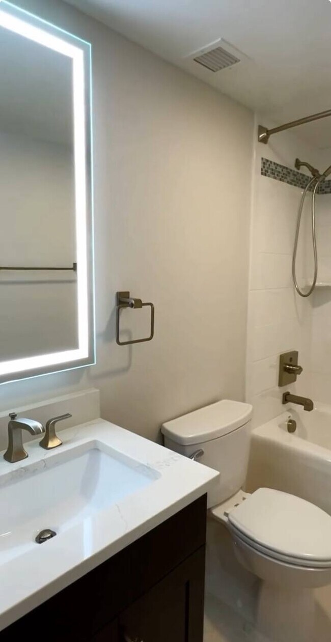 Foto del edificio - 4811 91st St