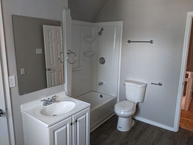 Building Photo - Don't miss out call RENU Property Manageme...