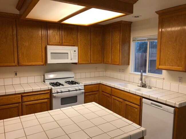 Foto del edificio - 13337 Skyline Blvd