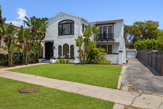 Building Photo - 1842 S Redondo Blvd