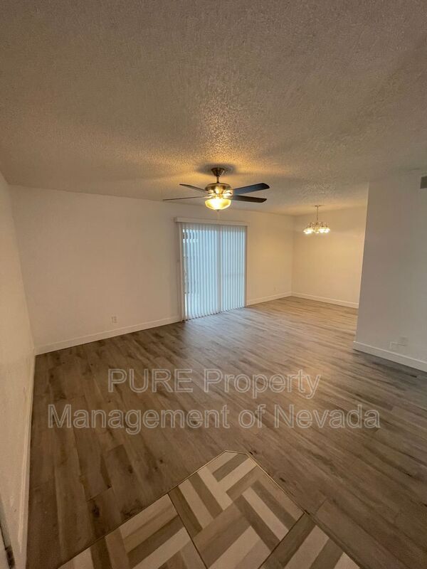 Building Photo - 3538 Villa Knolls N Dr