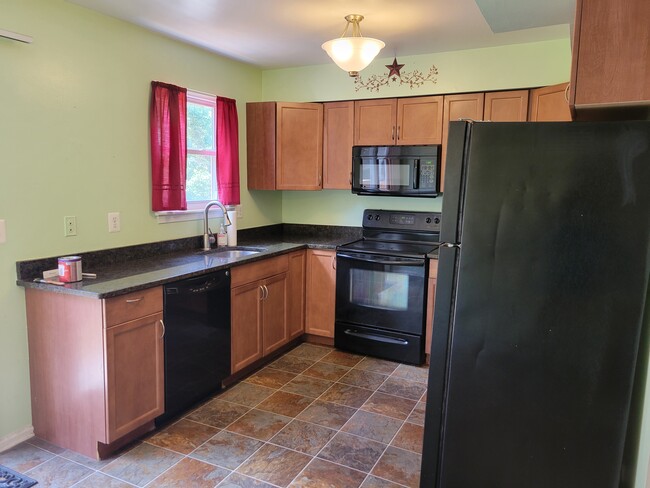 Kitchen - 6870 Ducketts Ln