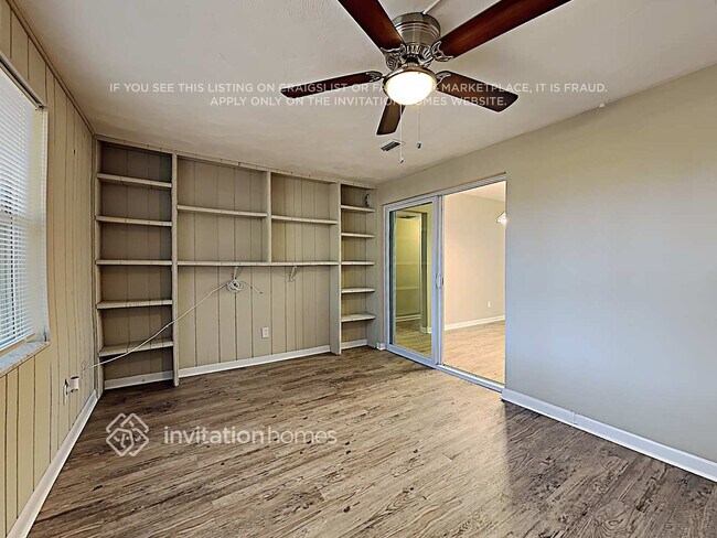 Building Photo - 2332 Harn Blvd