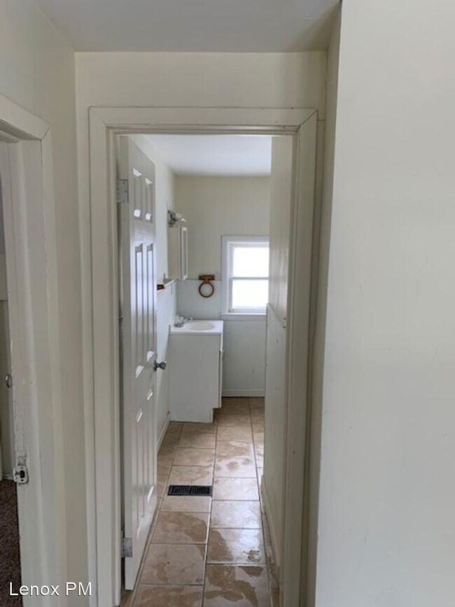Foto del edificio - 4 br, 1 bath House - 4301 Brunswick