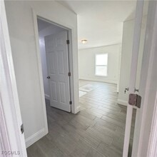 Building Photo - 1582 Gretchen Ave S