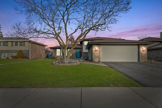 Foto del edificio - 10613 S Lori Ln