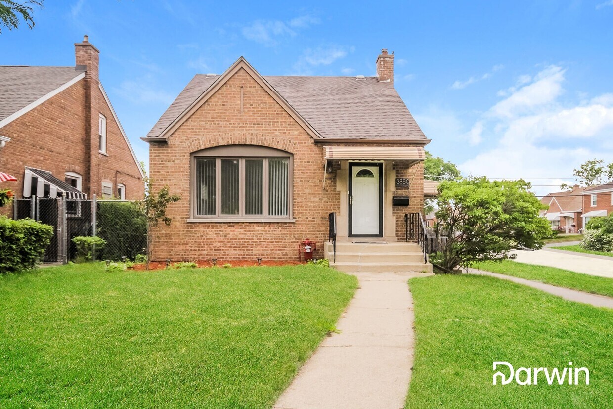 Primary Photo - 3850 E 112th St, Chicago, IL 60617