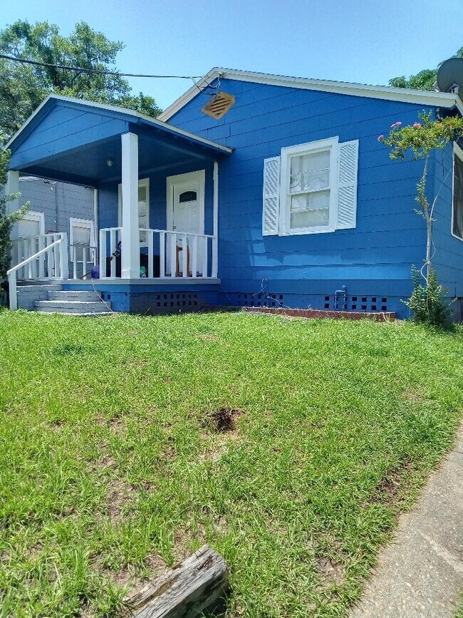 Foto del edificio - 5616 Calvin Ave