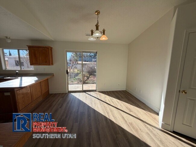 Foto del edificio - 2 Bedroom downtown