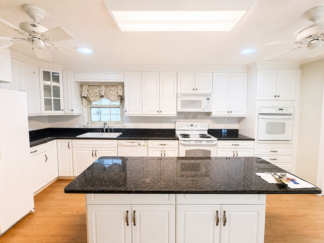 Foto del edificio - Three bedroom, 2 bath house in Mebane
