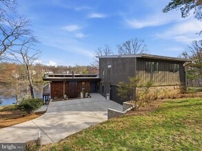 Building Photo - 11216 S Shore Rd