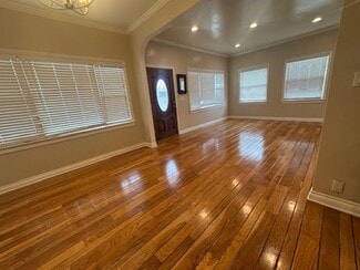 Building Photo - 617 N Bonnie Beach Pl