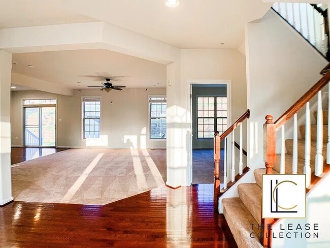Building Photo - 12910 Hallwood Pl