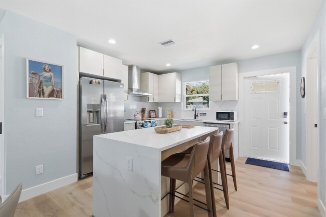 Foto del edificio - 2751 Sydelle St