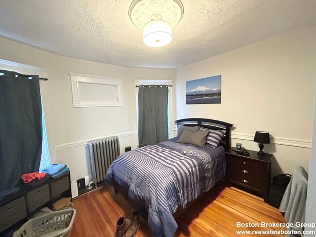 Photo - 151 E Cottage St House