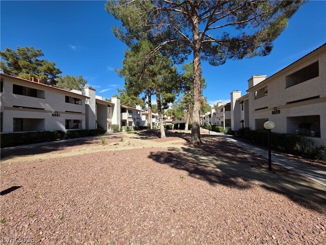 Foto del edificio - 6671 W Tropicana Ave
