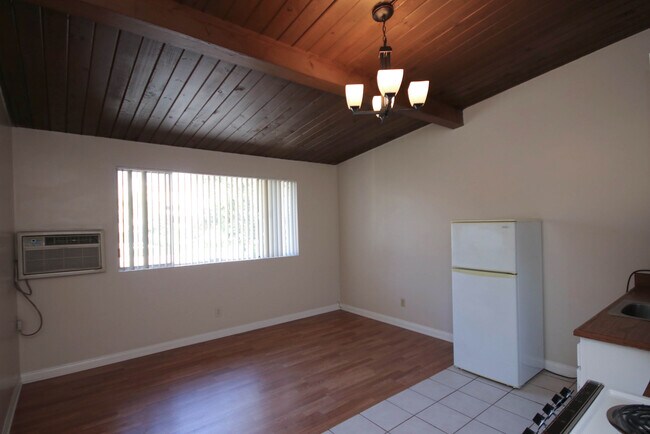 Foto del edificio - 210 S Oak Knoll Ave