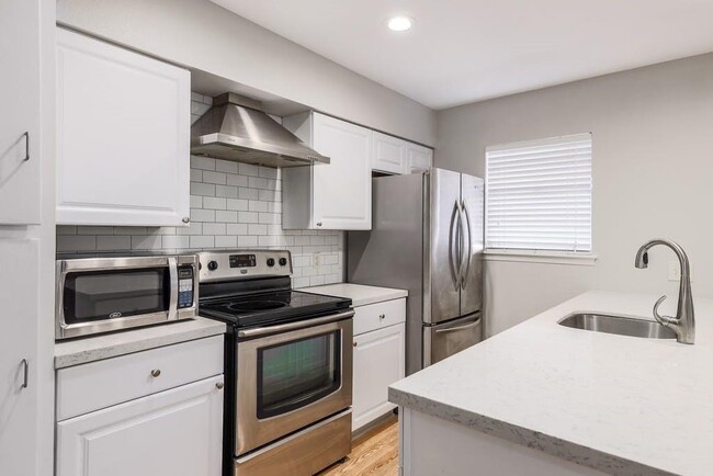 Building Photo - 6518 Laird Dr