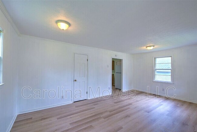 Building Photo - 5 Bagwell Ave