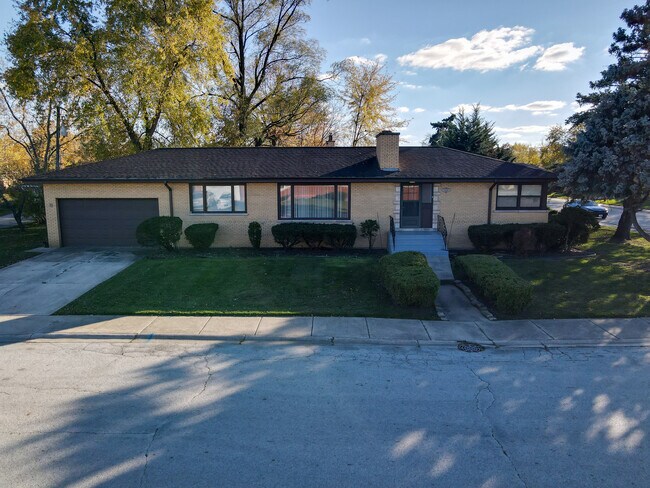 Building Photo - 16301 Drexel Ave