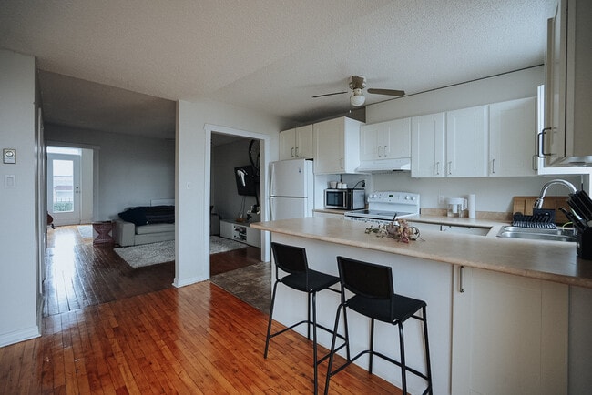 Building Photo - 114 Rue Saint-Philippe