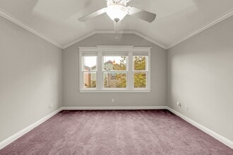 Building Photo - 1141 Louise St