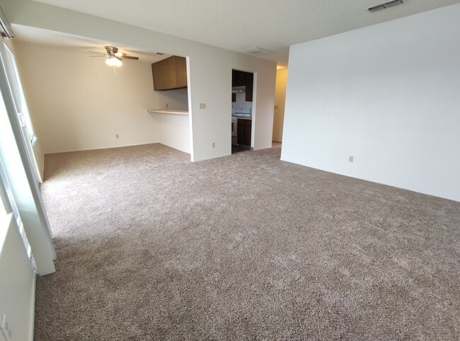 Building Photo - 2070 Bechelli Ln