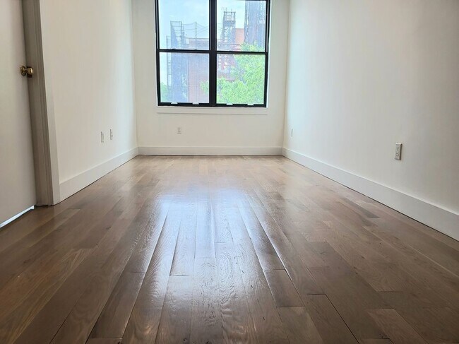 Building Photo - 333 Cypress Ave