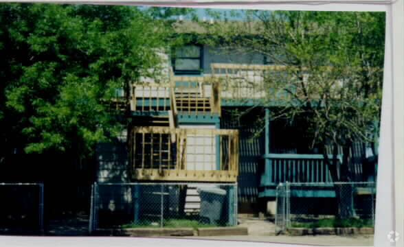 Foto principal - 5400-5402 Village Ln