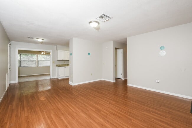 Foto del edificio - 6770 Belfast Ave