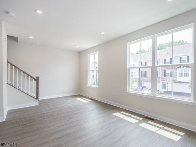 Building Photo - 25 Peckwell St