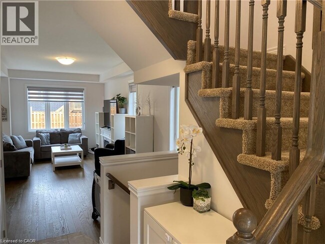 Photo du bâtiment - 34 Baker Ln