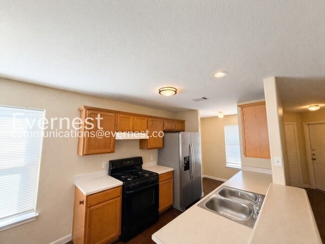 Building Photo - 2875 Southampton Way
