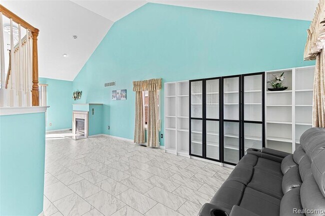 Building Photo - 30575 Hogan Ln