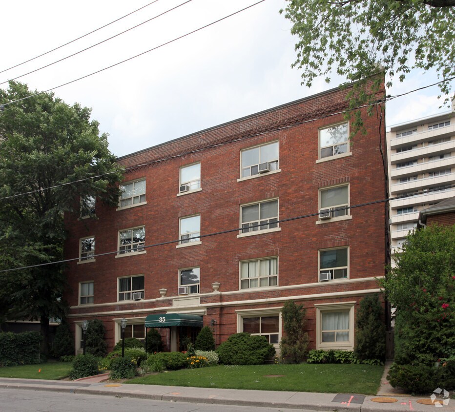 35 Raglan Ave, Toronto, ON M6C 2L4 Apartments 35 Raglan Ave Toronto