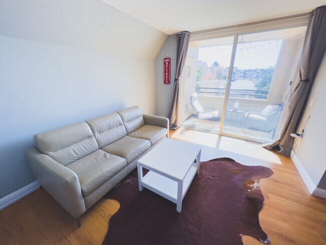 Foto del edificio - 3915 Nobel Dr