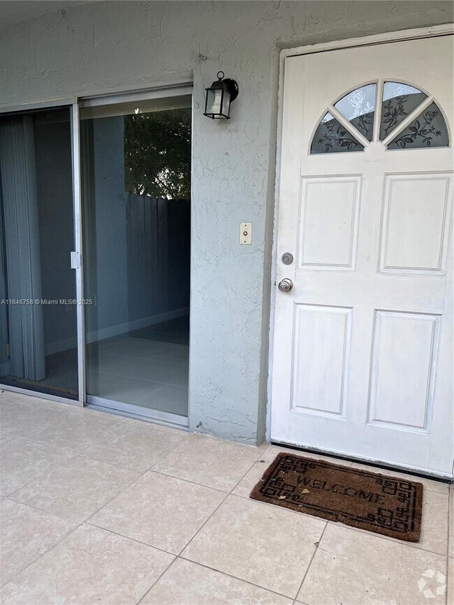 Building Photo - 15400 SW 81st Cir Ln
