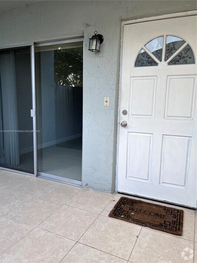 Building Photo - 15400 SW 81st Cir Ln