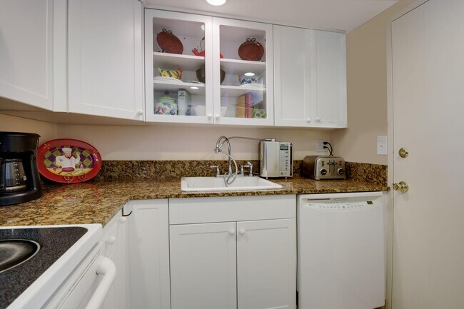 Building Photo - 2600 N Flagler Dr