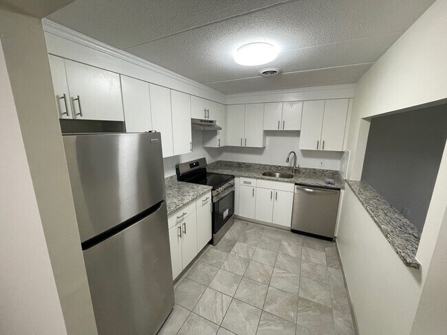 Foto del edificio - Suburban 2-bed with private balcony