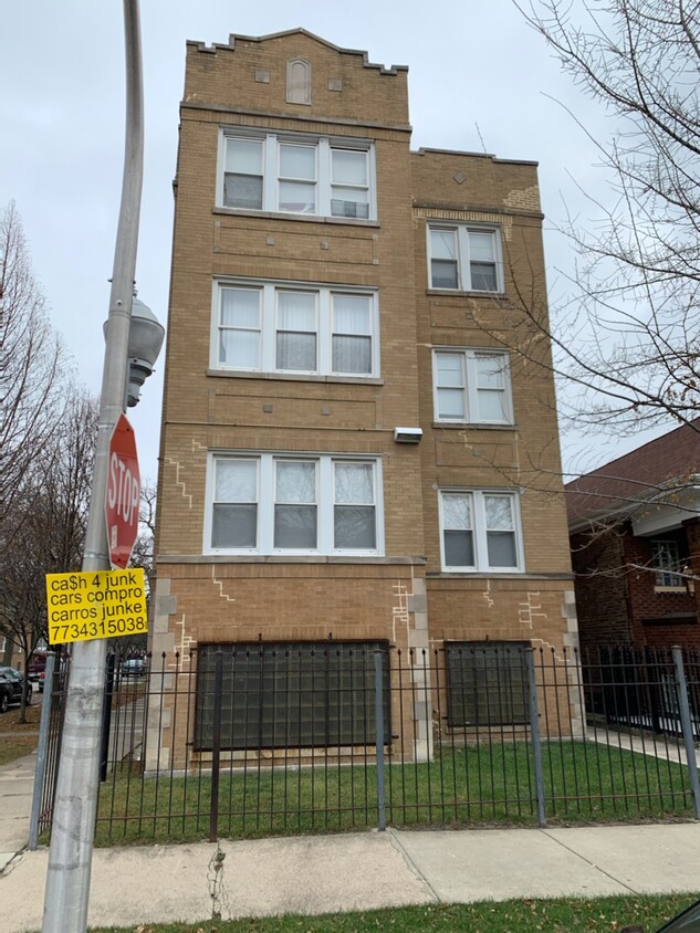 Foto principal - 2615 W 61st St