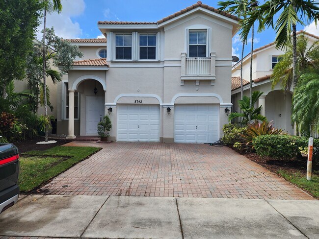 Foto del edificio - 8742 SW 3rd St