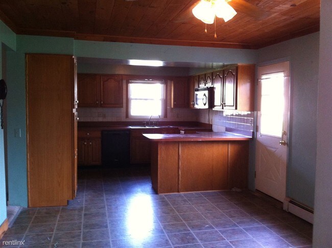 Building Photo - 1323 Lamb Dr