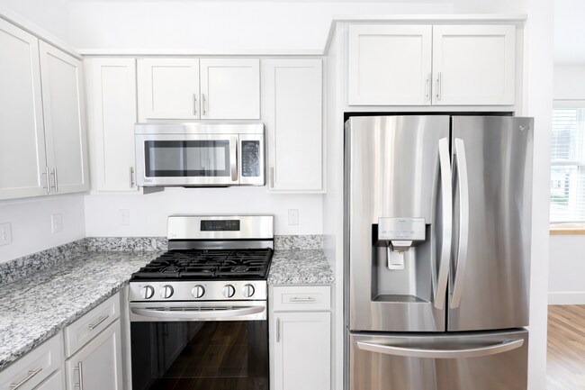 Building Photo - West Asheville Rental!